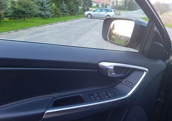 Volvo XC 60 cena 79990 przebieg: 178000, rok produkcji 2017 z Góra małe 466
